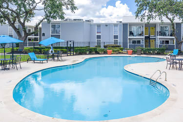 Brays Villas Apartments - Houston, TX