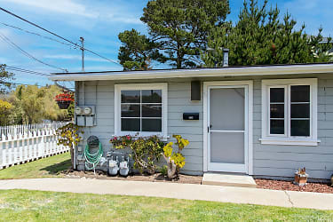 605 2nd St - Pacific Grove, CA