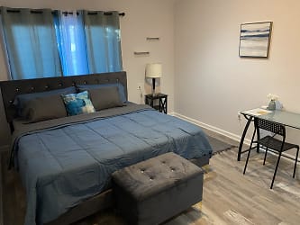 Room For Rent - Tampa, FL