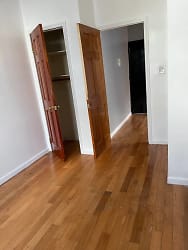 31-32 12th St unit 2 - Queens, NY