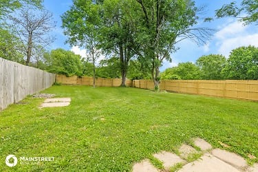 2603 Blue Heron Dr - Florissant, MO