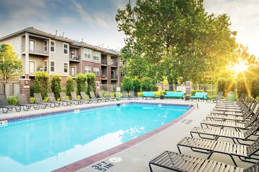 River Park By Broadmoor Apartments - Council Bluffs, IA