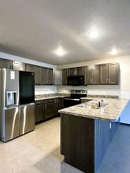 Tigerway Townhomes And Apartments - Harrisburg, SD
