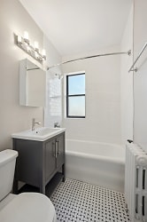 4157 N Clarendon Ave #401 - Chicago, IL