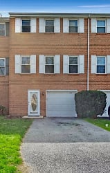 1526 S Coventry Ln - West Chester, PA