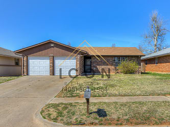 519 W Dowden Dr - Mustang, OK