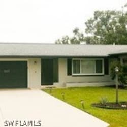 2725 W Rd - Fort Myers, FL