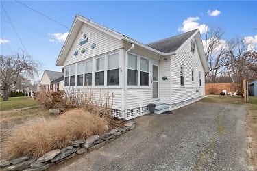 46 Sea Crest Ave - East Lyme, CT