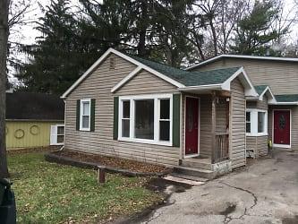 524 Valley Rd - Twin Lakes, WI