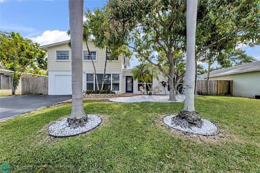806 NW 26th St - Wilton Manors, FL