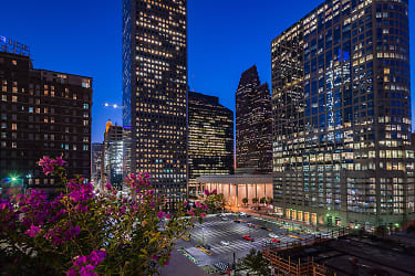 Aris Market Square Apartments - Houston, TX