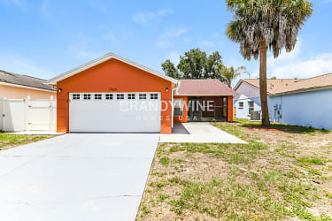 7803 Myrtle Oak Ln - Kissimmee, FL