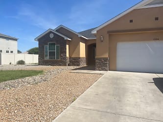 1204 Sorrento Dr - Roswell, NM