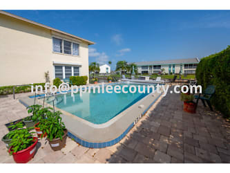 1345 SE 40th Terrace - Cape Coral, FL