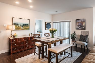 Summit Living Luxury Flats Apartments - Lancaster, PA