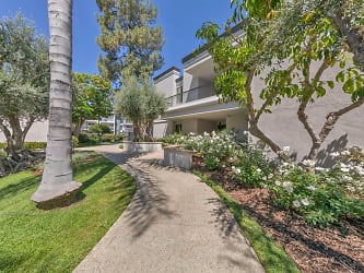 Eaves Woodland Hills Apartments - Woodland Hills, CA