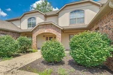 597 E Miracle Dr #4 - Fayetteville, AR