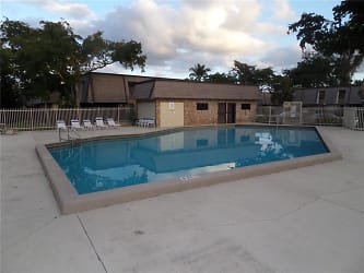 2564 NW 99th Ave unit 2564 - Coral Springs, FL