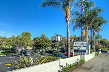 Brooklake Apartments - La Habra, CA