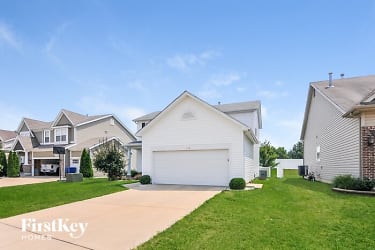 135 Berry Manor Circle - St Peters, MO