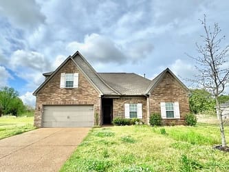 8564 Courtly Cir N - Olive Branch, MS