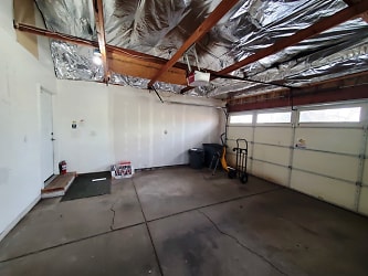 (#C7301) garage interior.jpg