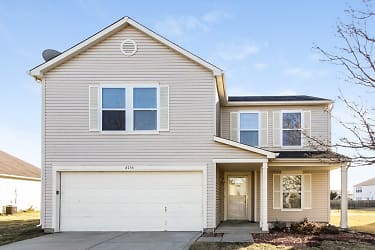 8735 Blooming Grove Dr - Camby, IN