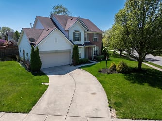 12611 Crystal Pointe Dr - Indianapolis, IN