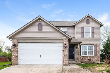 2540 Lullwater Ln - Indianapolis, IN