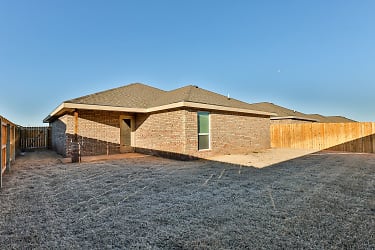 8609 10th Place - Lubbock, TX