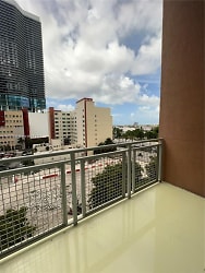 244 Biscayne Blvd #643 - Miami, FL