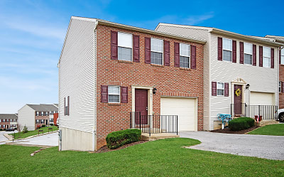 Lion's Gate Townhomes Apartments - Red Lion, PA