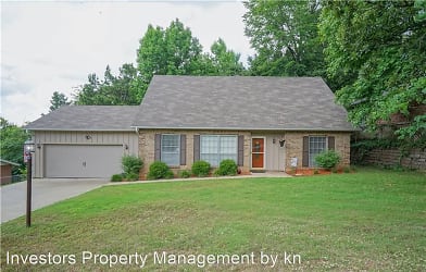 3126 S 32nd St - Fort Smith, AR