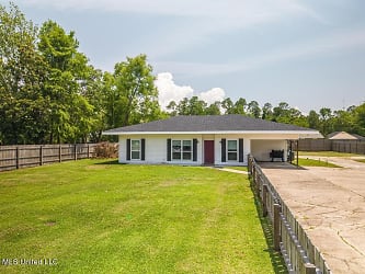 410 Old Spanish Trail #A - Waveland, MS