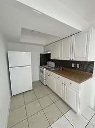 2412 NW 9th Ave unit 7 - Wilton Manors, FL