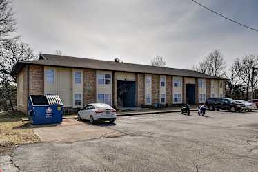 616 Evergreen Ave unit 05 - Hollister, MO