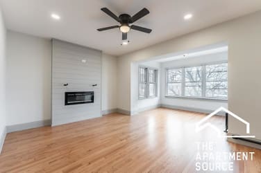 1619 W Highland Ave - Chicago, IL