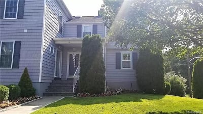 24 Thatcher Ave #RIGHT - Harrison, NY
