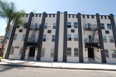 1641, 1645 N Alexandria Ave Apartments - Hollywood, CA