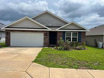 5740 Guinevere Ln - Milton, FL