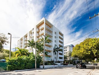 2740 SW 28th Terrace #404 - Miami, FL