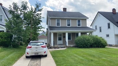 1328 W Fairview Ave - Dayton, OH