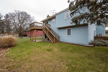 7377 Louise Ave - Georgetown Township, MI