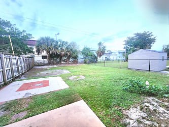 4471 SW 54th Ct #1A - Fort Lauderdale, FL
