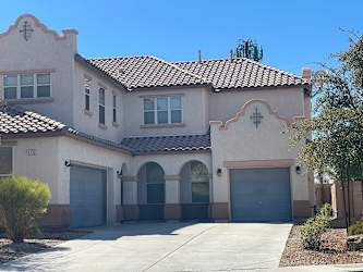 5733 Clarendon Ln - North Las Vegas, NV