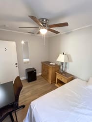 Room For Rent - Sanford, FL