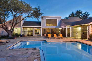 Villas Del Sol Apartments - Austin, TX