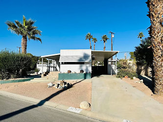 32790 St Andrews Dr - Thousand Palms, CA