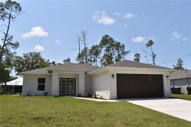3723 Pericles Ave - North Port, FL