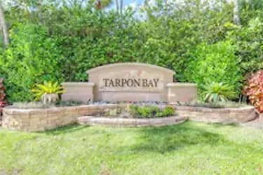 2004 Tarpon Bay Dr N unit 101 - Naples, FL